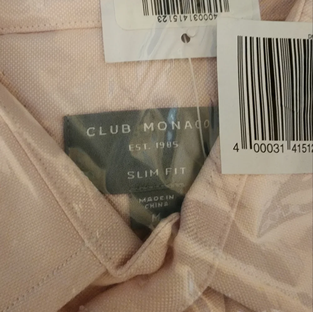 Last chance!-Club Monaco Men’s button down NWT - Picture 2 of 3